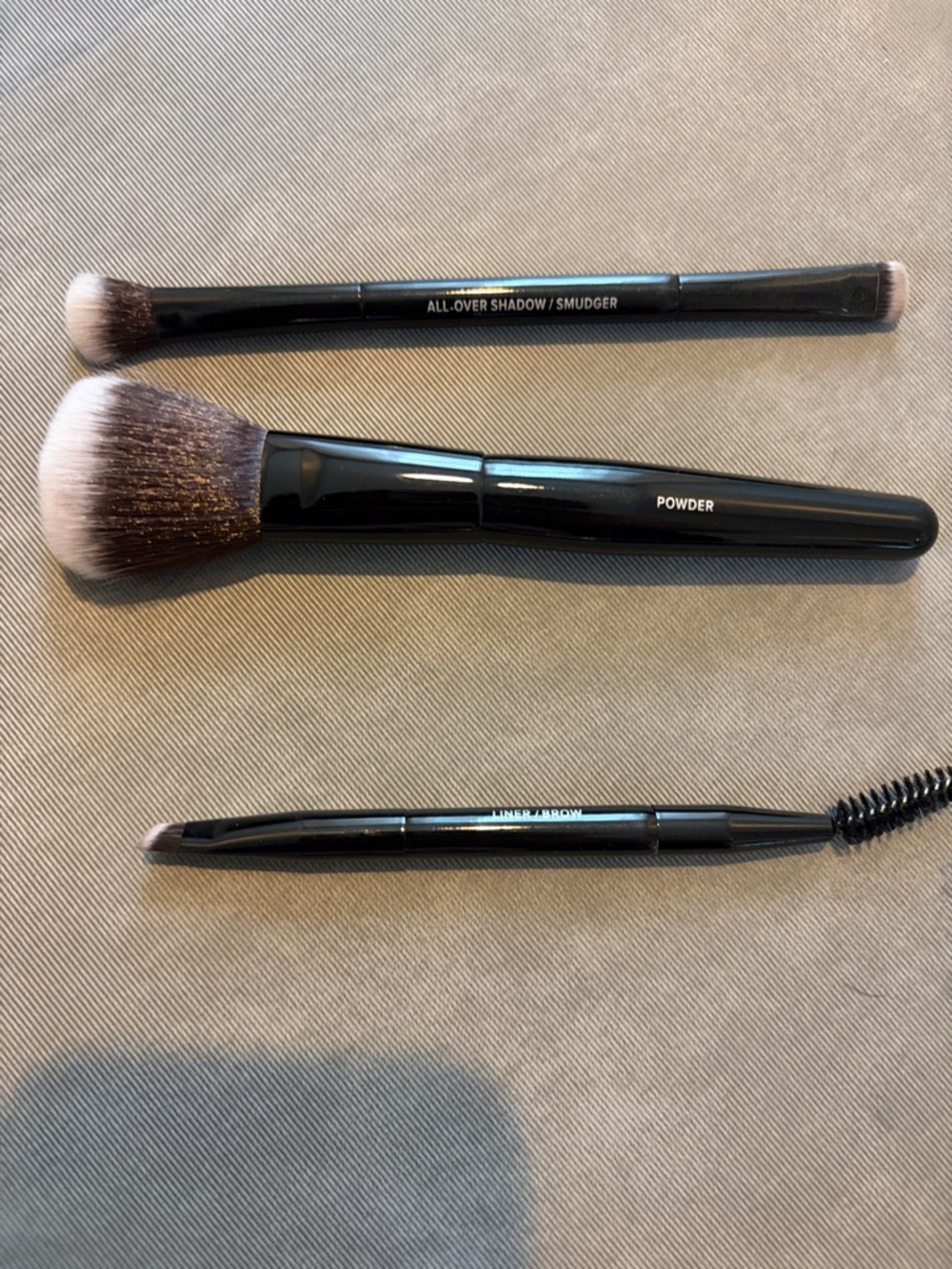 IT Cosmetics Black Travel Brush Set with Pouch - Picture 3 of 4